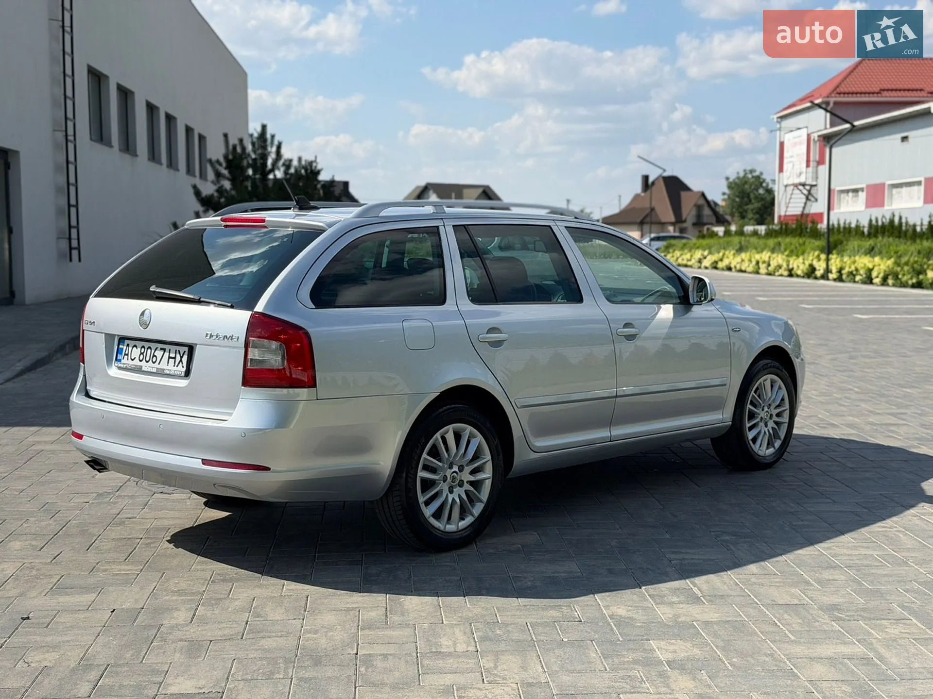 2010 Skoda Octavia - мініатюра 12