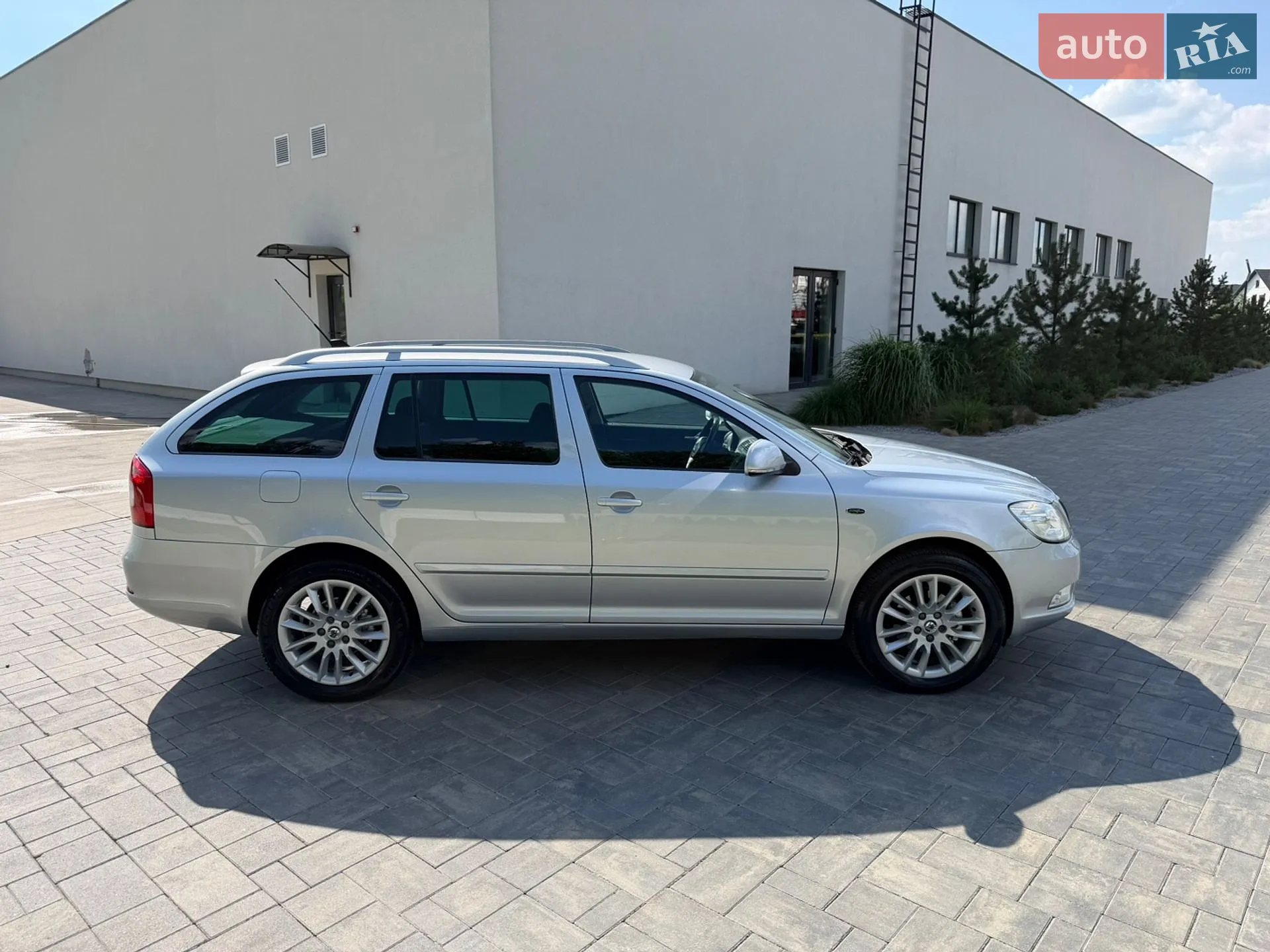2010 Skoda Octavia - мініатюра 15