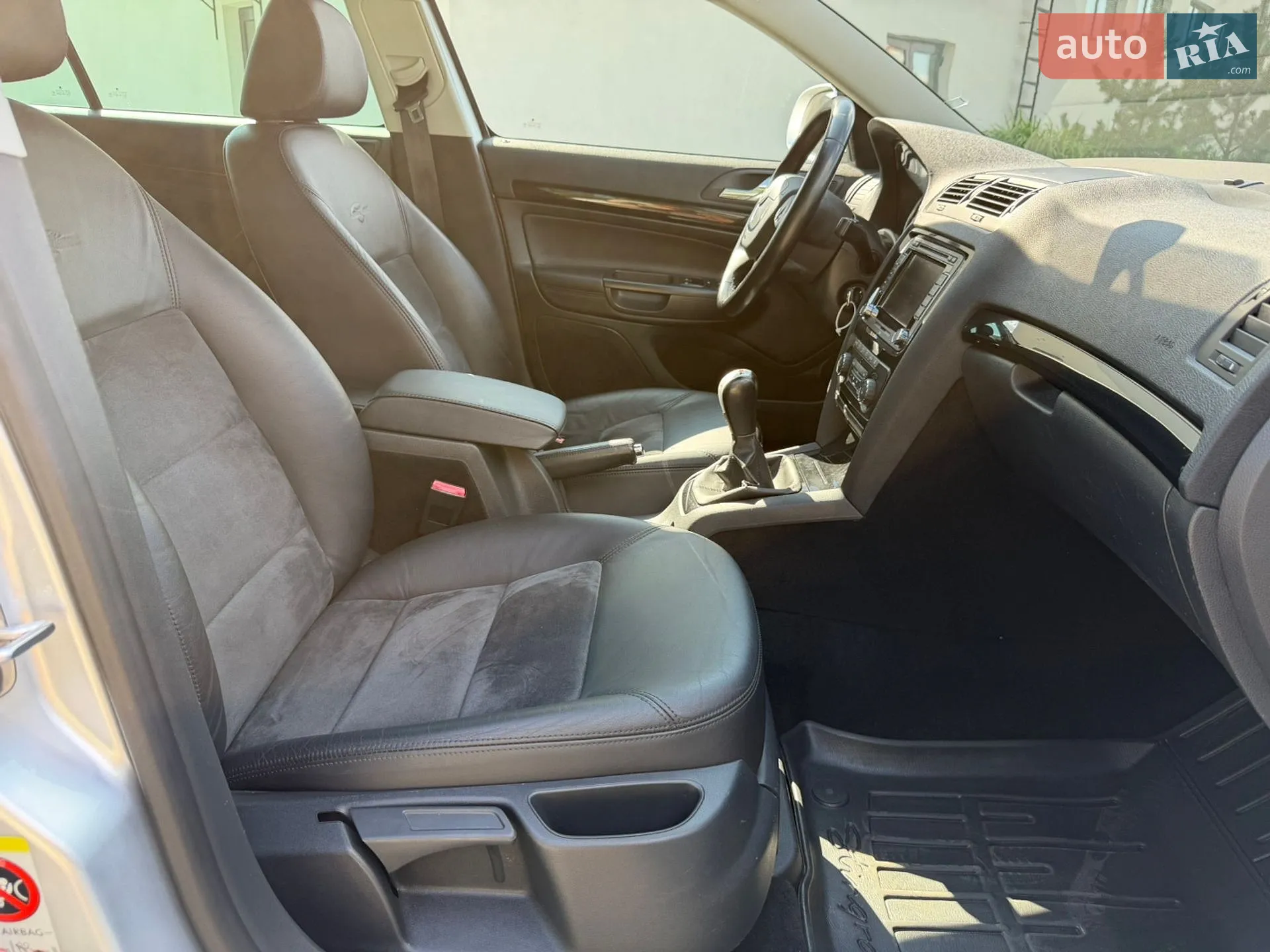 2010 Skoda Octavia - мініатюра 53