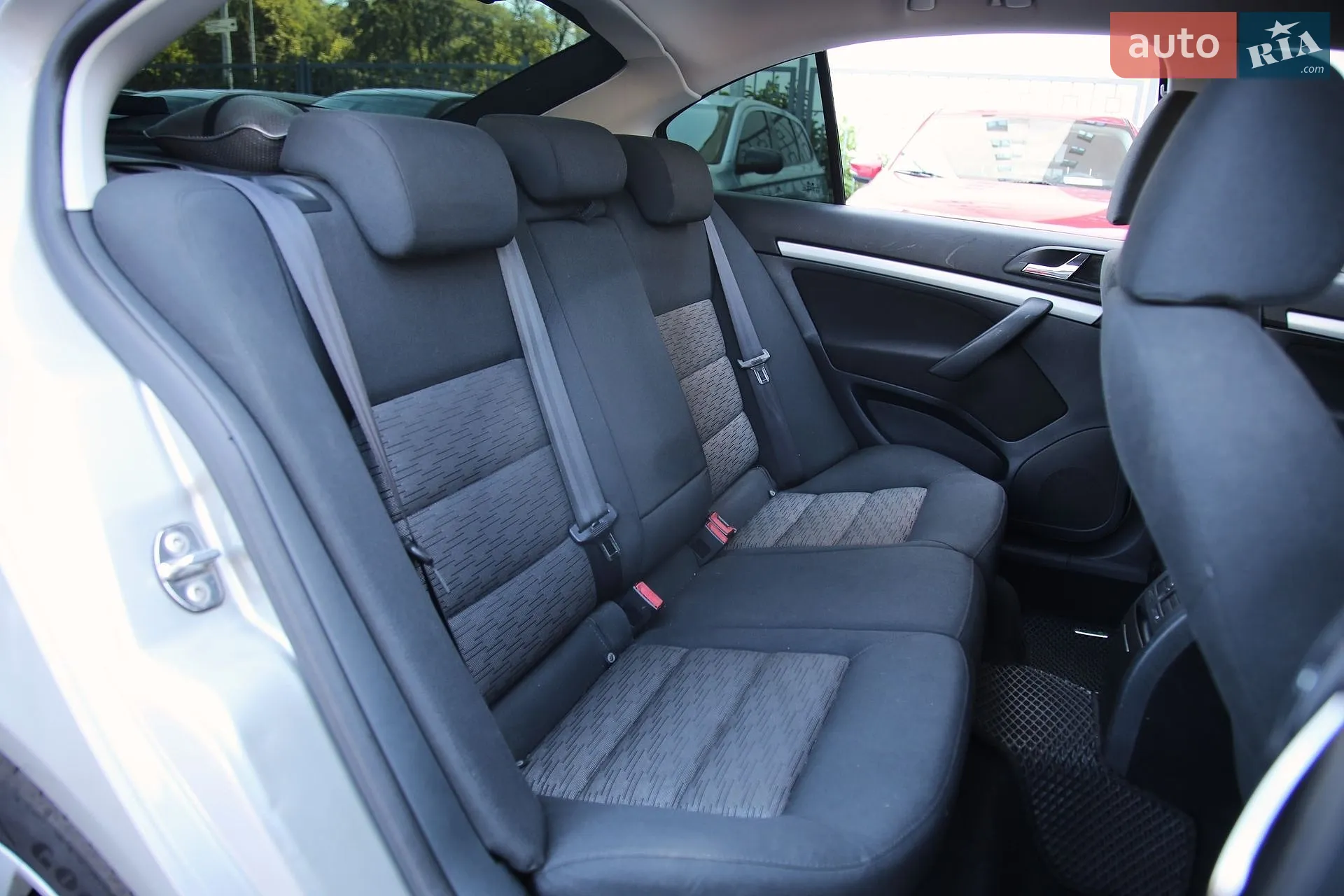 2010 Skoda Octavia - мініатюра 9
