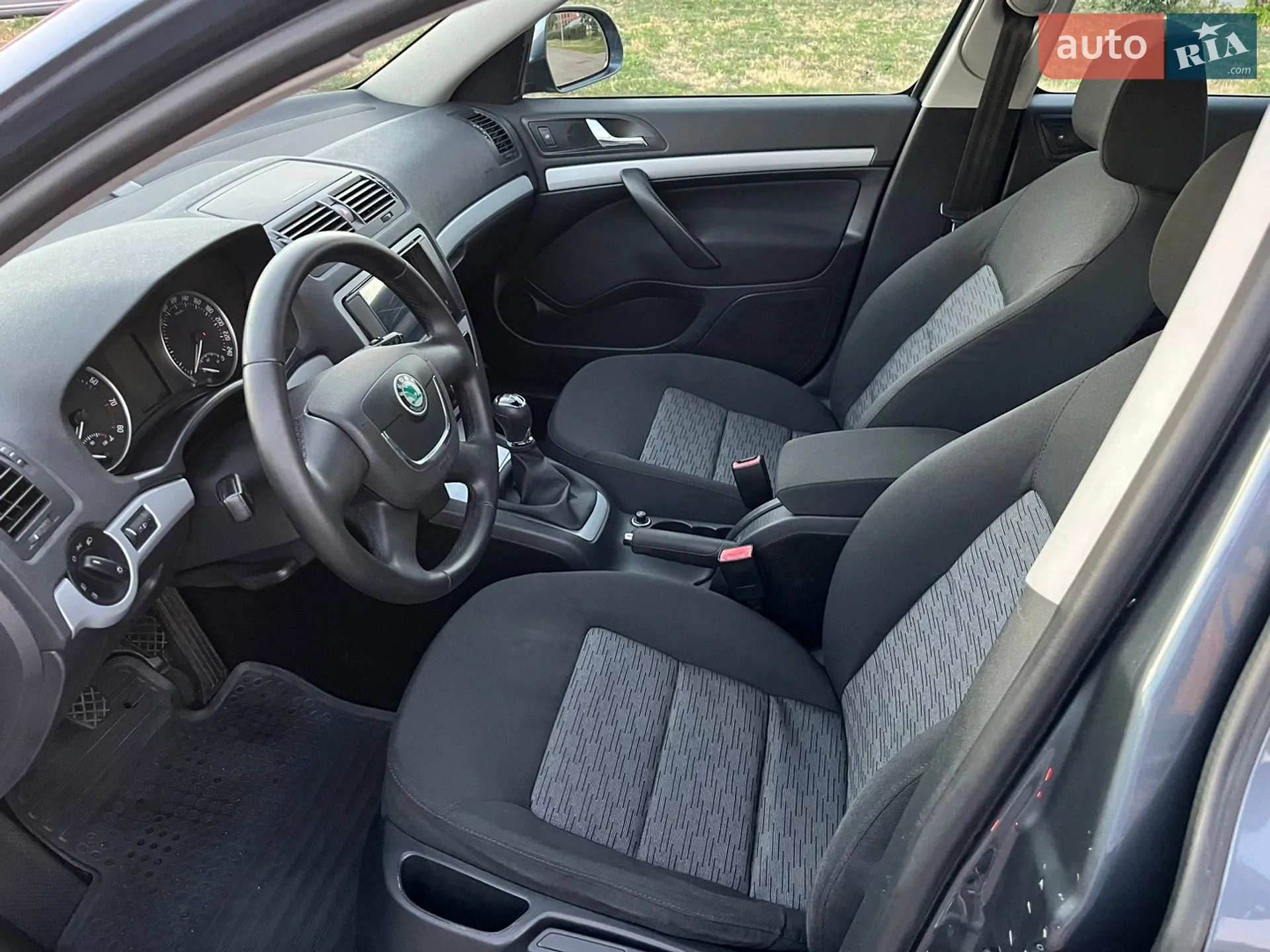 2010 Skoda Octavia - мініатюра 9