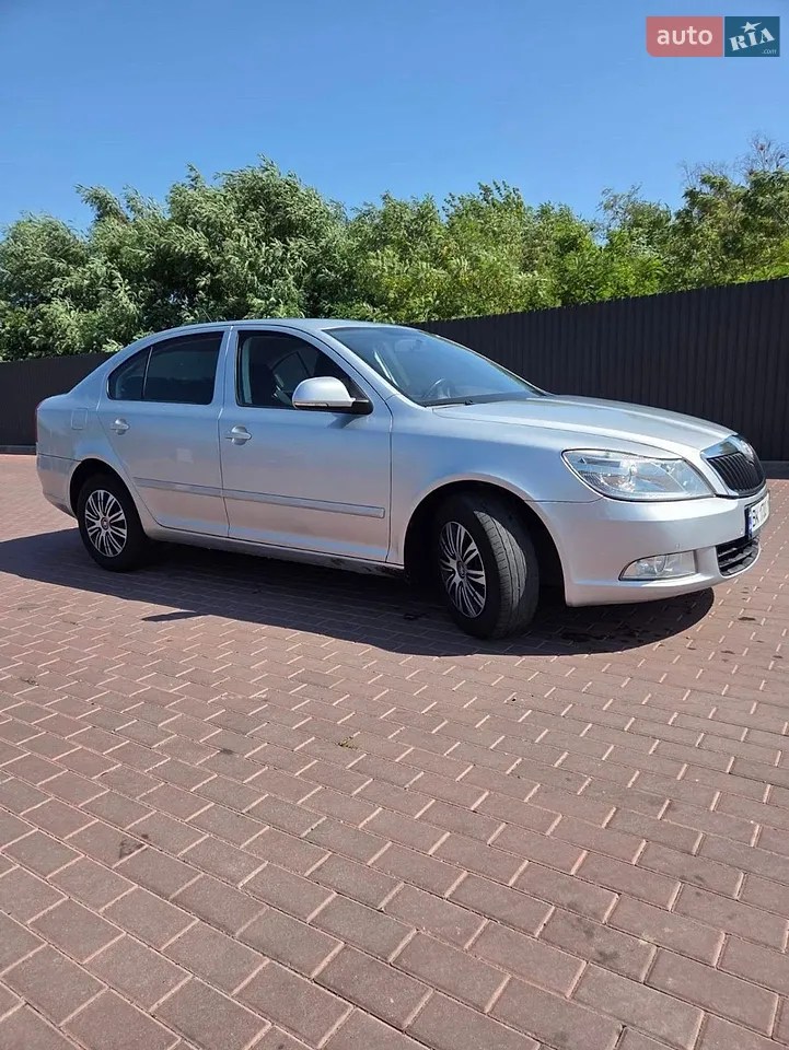 2010 Skoda Octavia - мініатюра 16