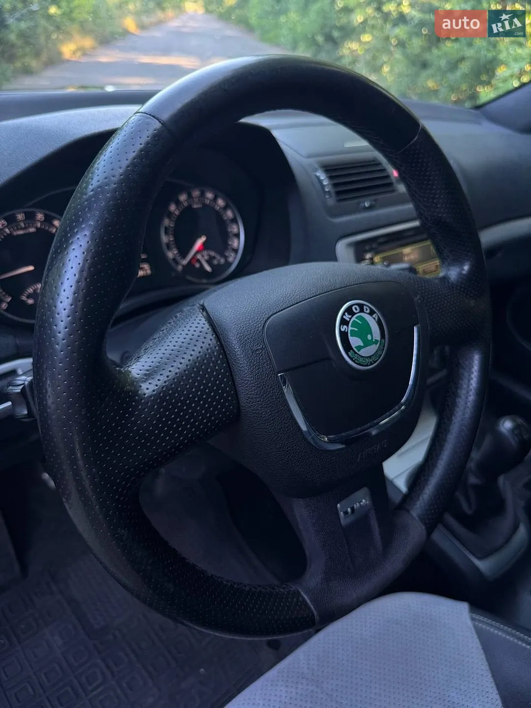 2010 Skoda Octavia - мініатюра 17