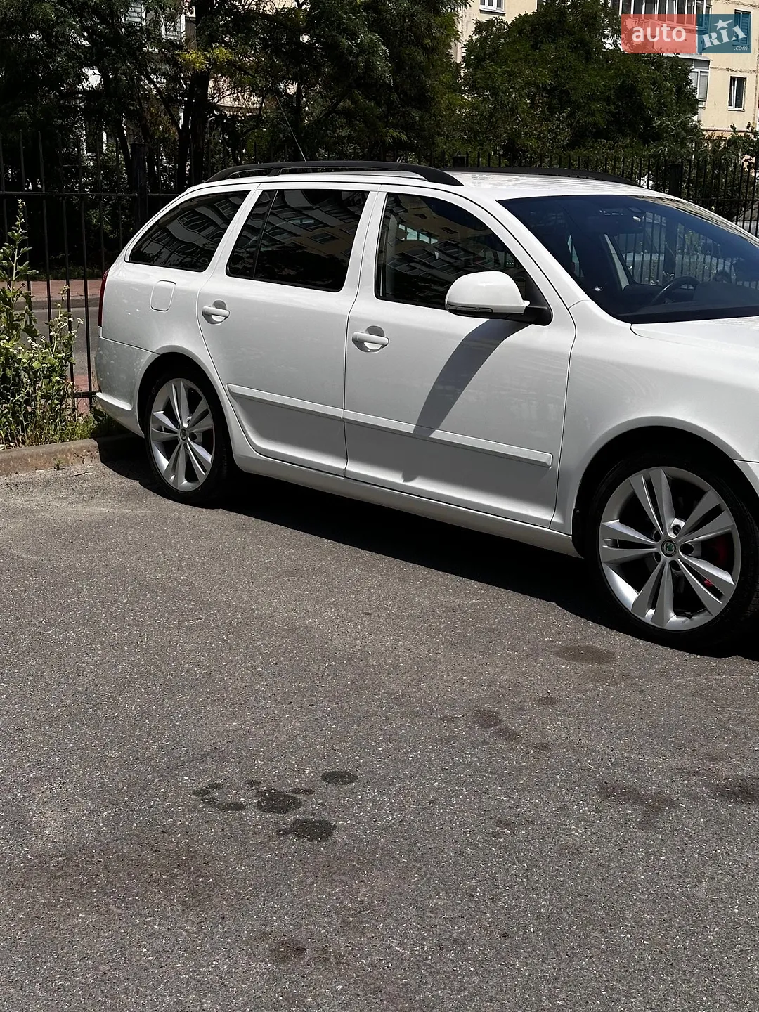 2010 Skoda Octavia - мініатюра 2