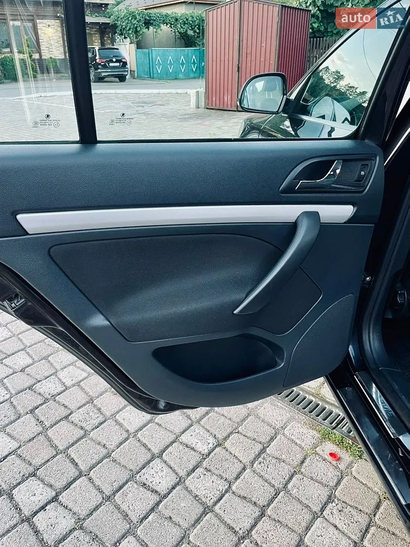 2012 Skoda Octavia - мініатюра 36