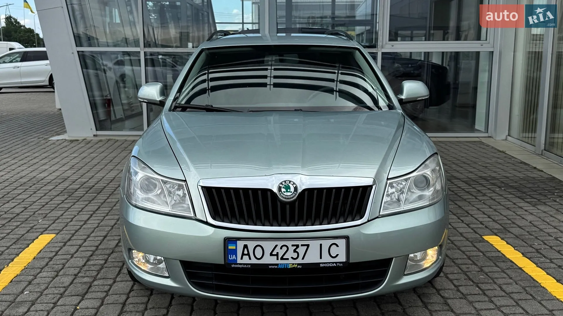 2010 Skoda Octavia - мініатюра 4