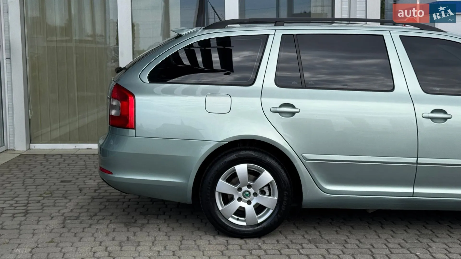 2010 Skoda Octavia - мініатюра 13