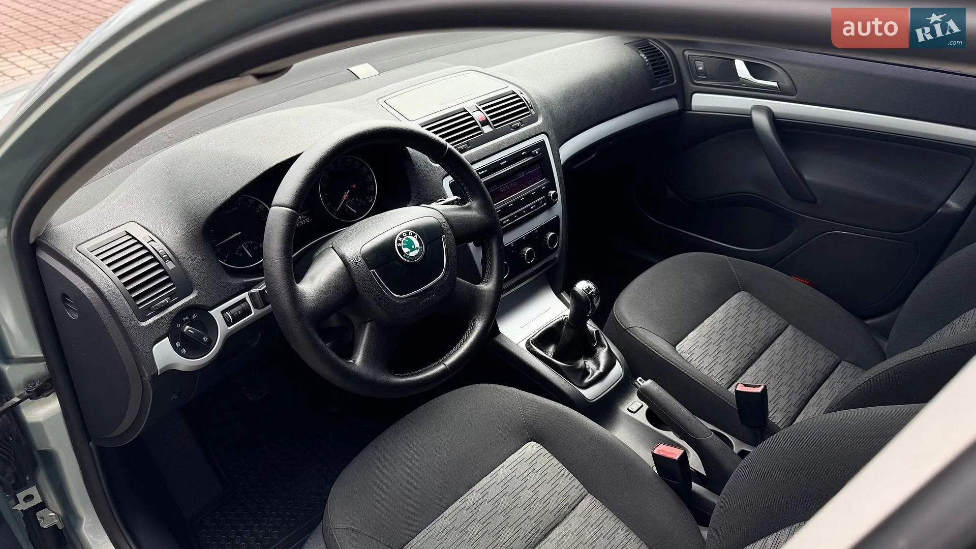 2010 Skoda Octavia - мініатюра 23