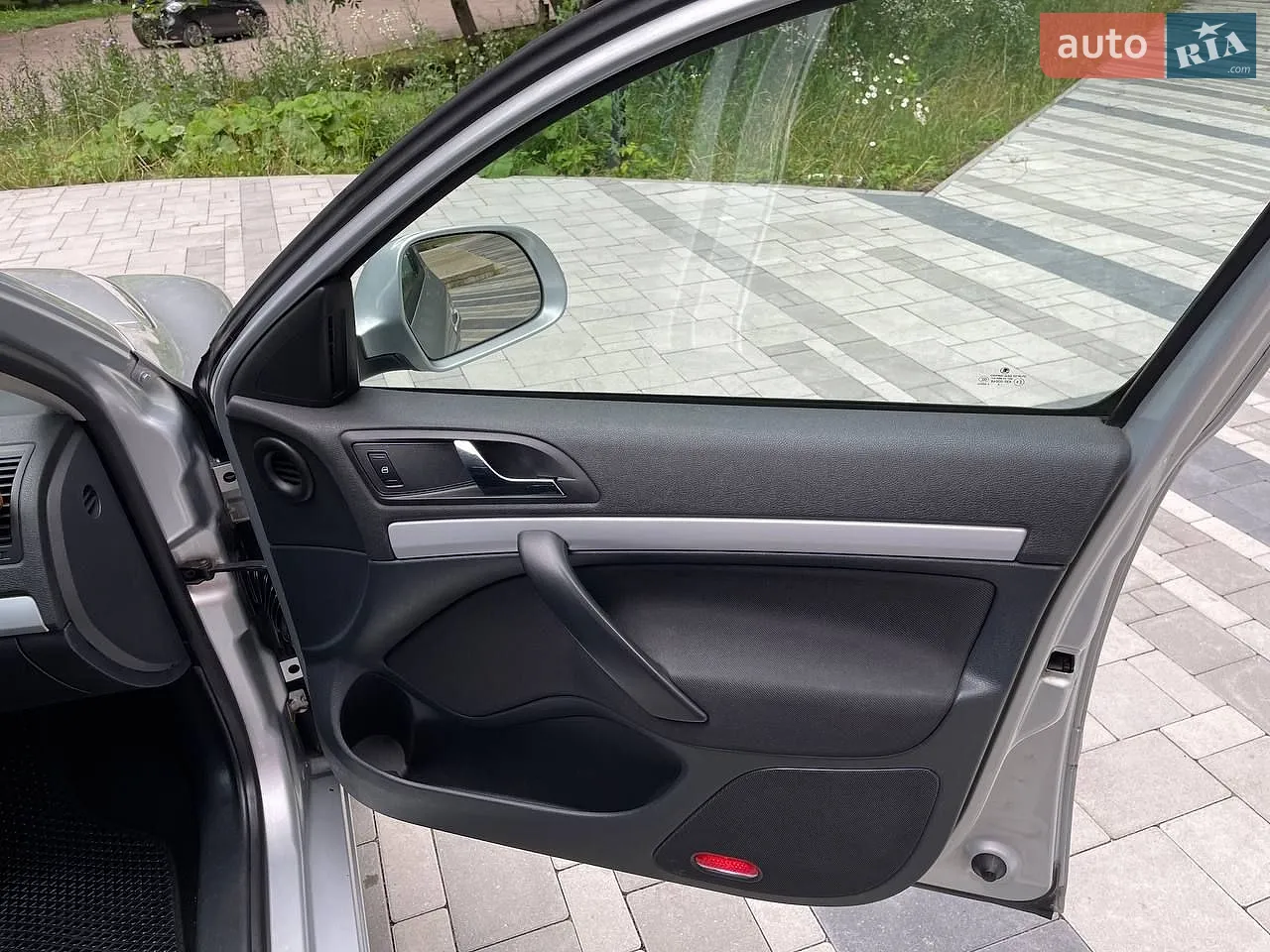 2010 Skoda Octavia - мініатюра 23