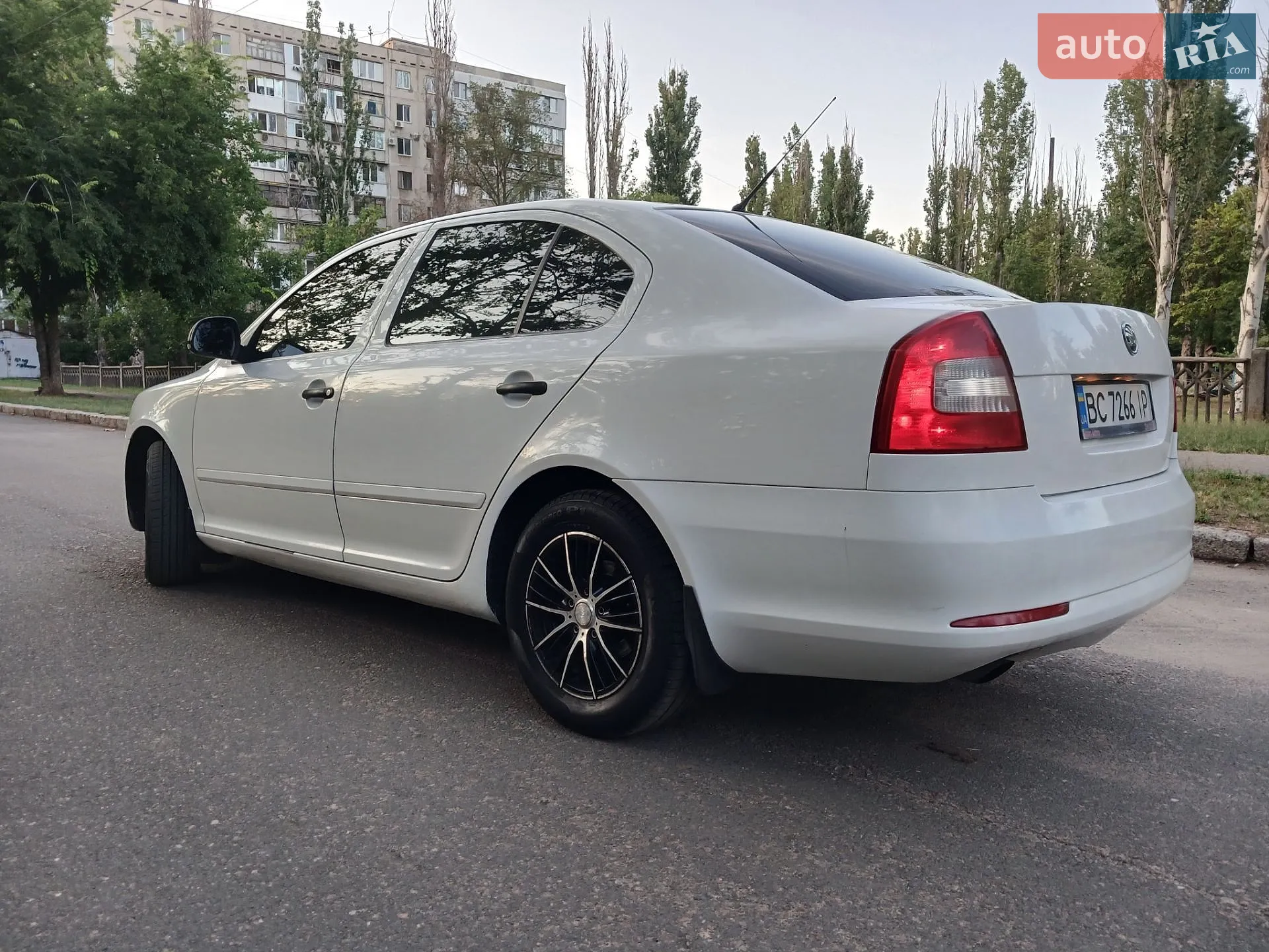 2010 Skoda Octavia - мініатюра 11