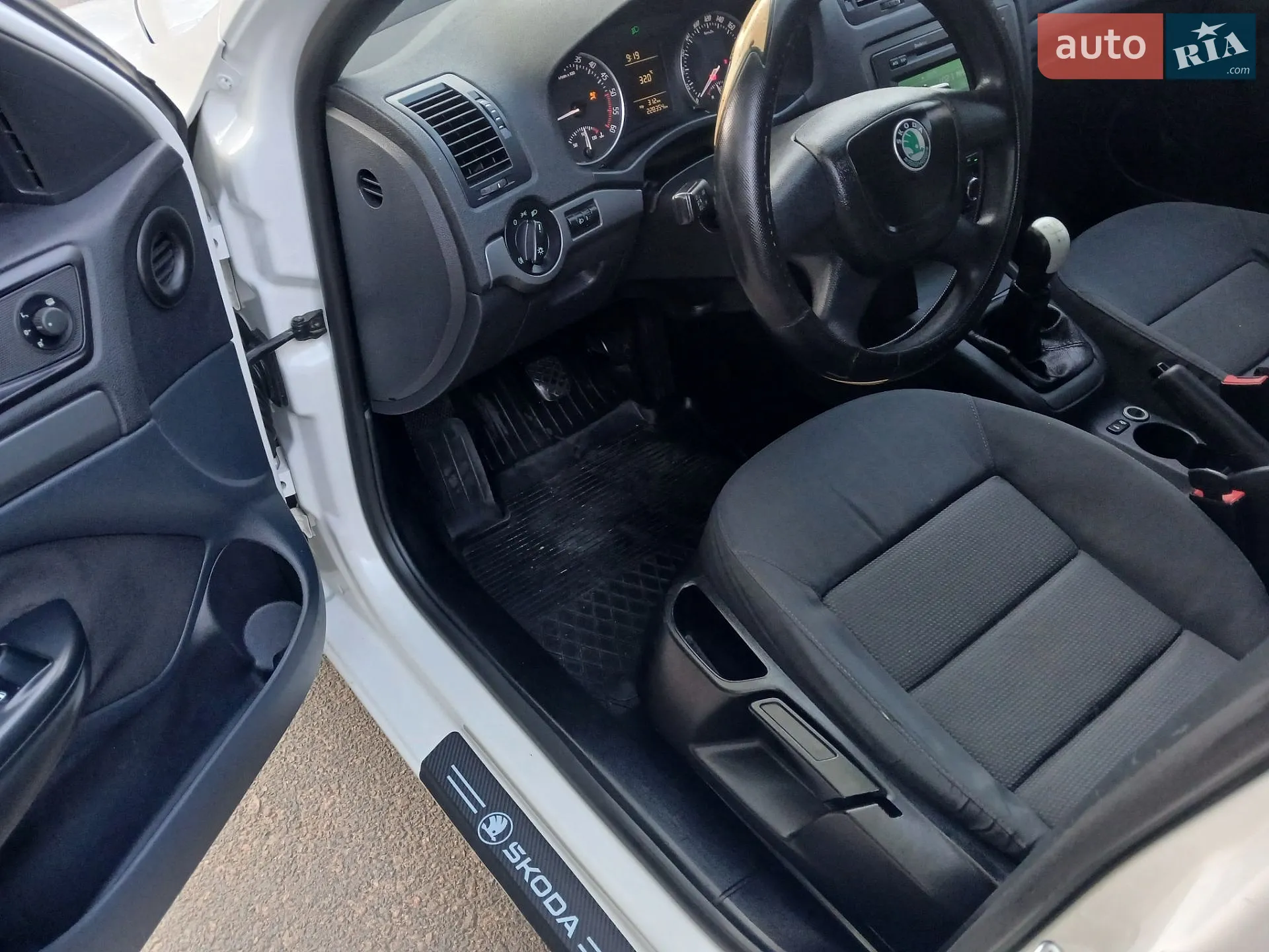 2010 Skoda Octavia - мініатюра 32
