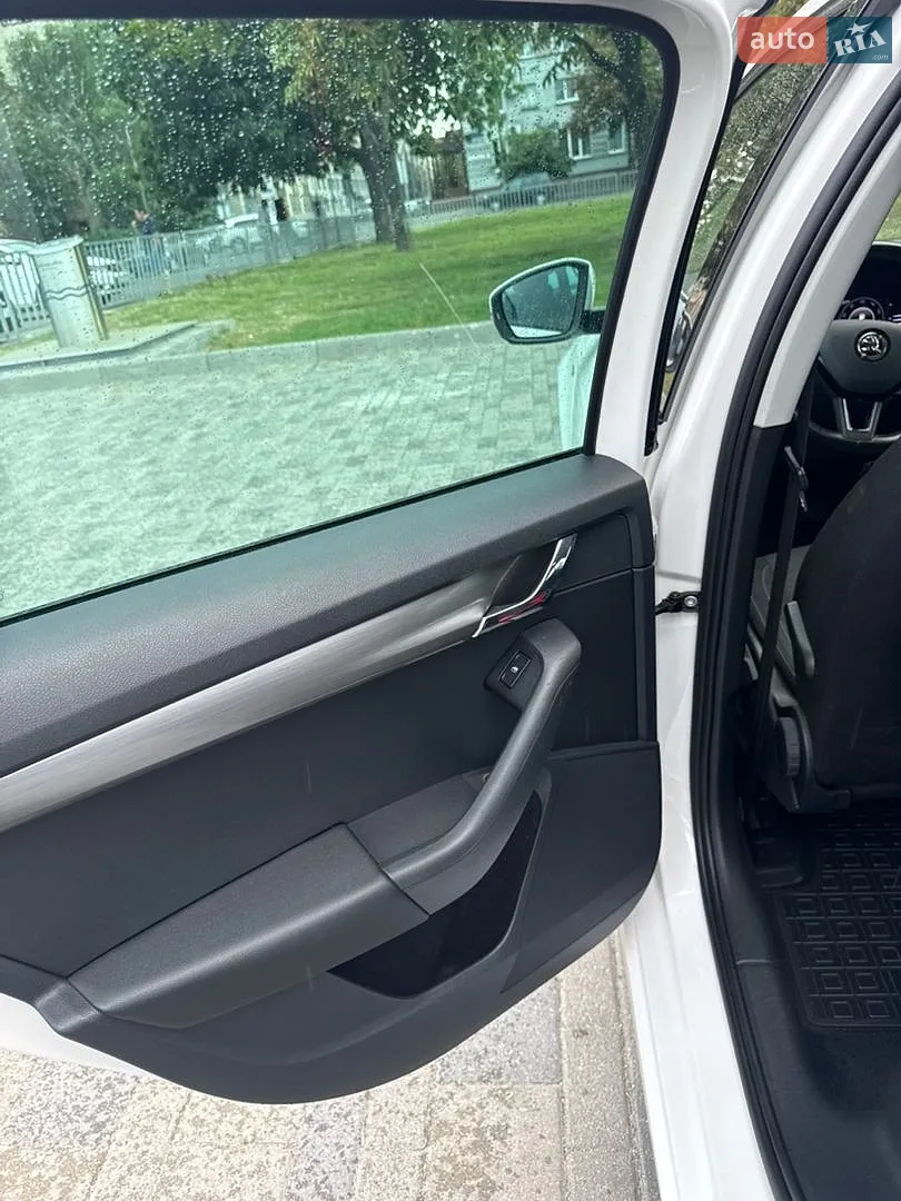 2019 Skoda Octavia - мініатюра 23