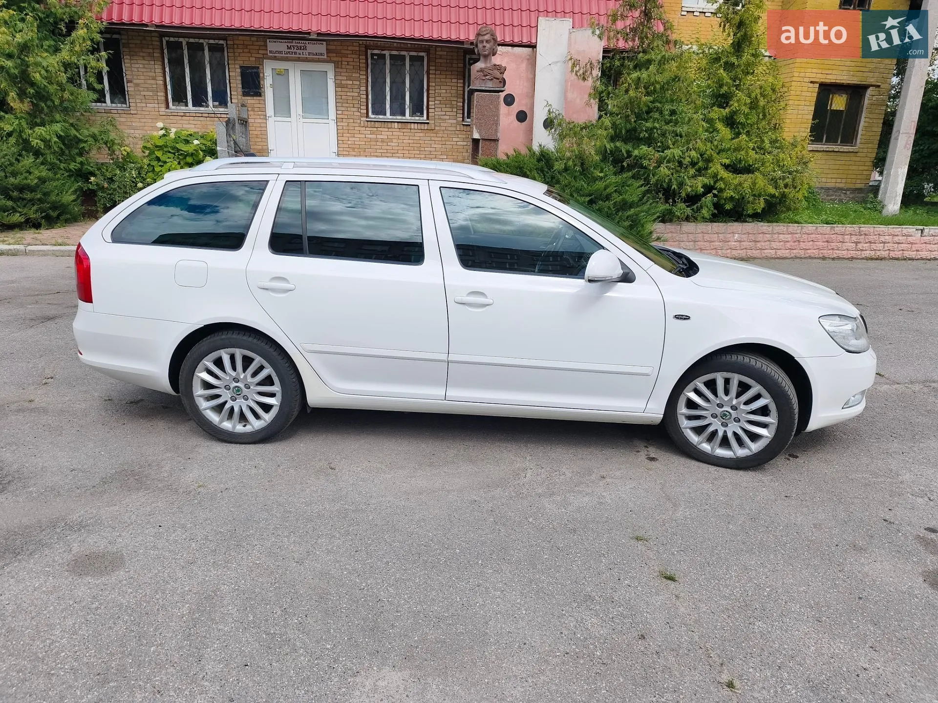 2010 Skoda Octavia - мініатюра 5