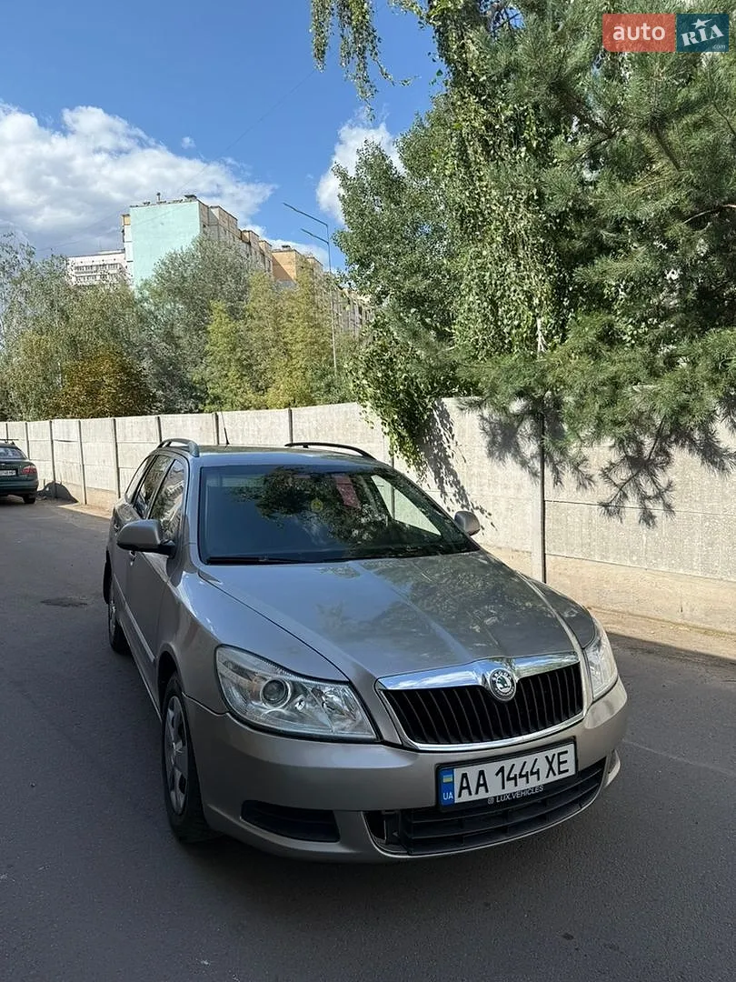2010 Skoda Octavia - мініатюра 8