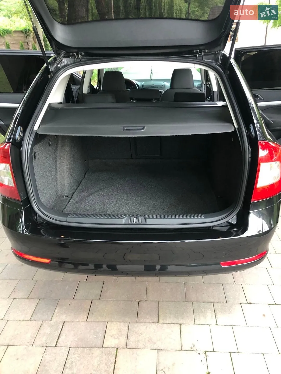 2010 Skoda Octavia - мініатюра 11
