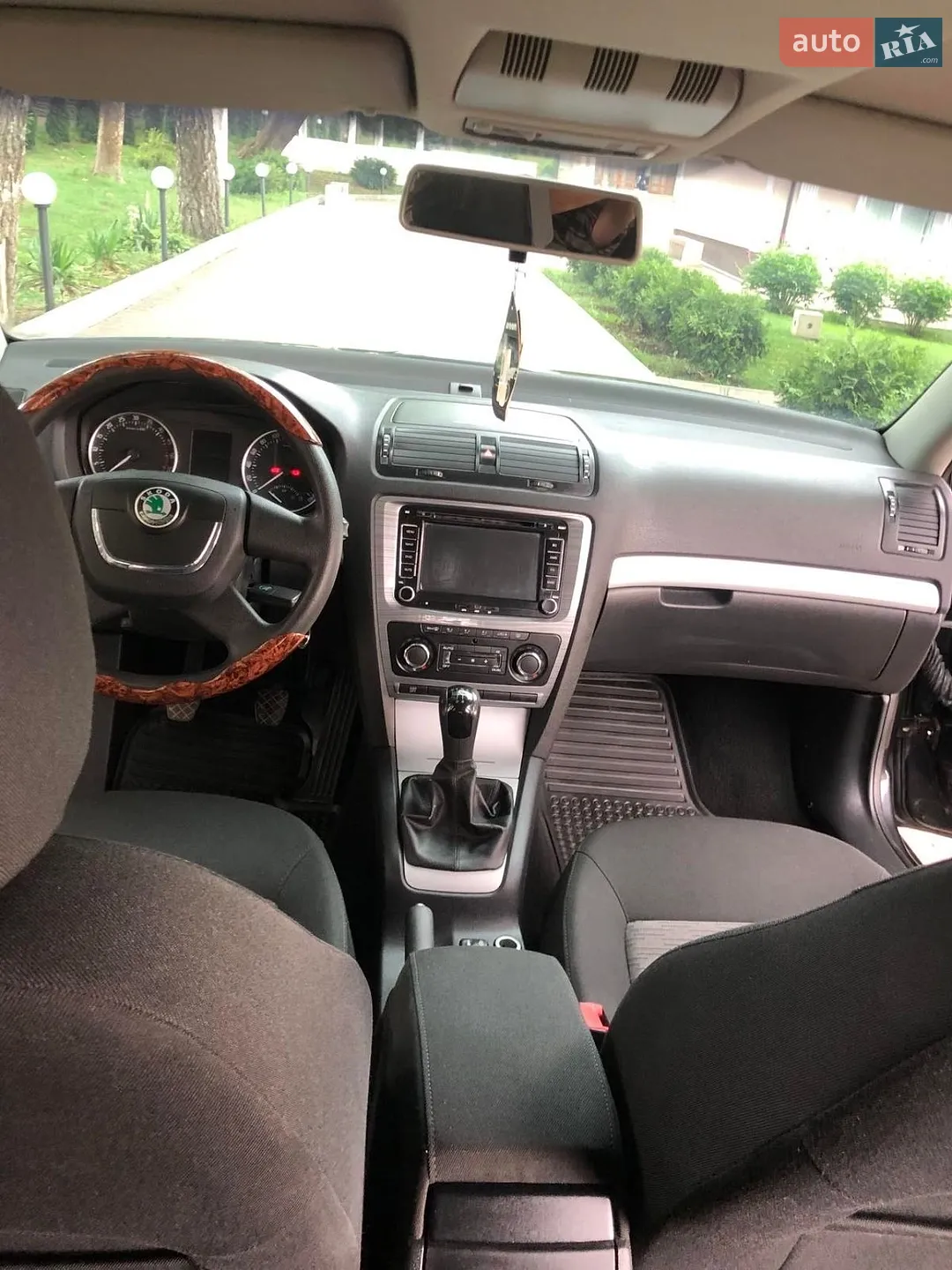 2010 Skoda Octavia - мініатюра 13