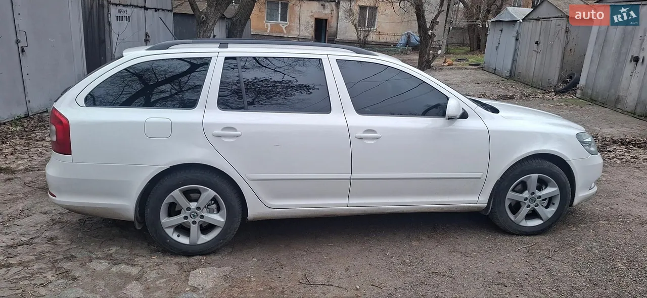 2010 Skoda Octavia - мініатюра 36
