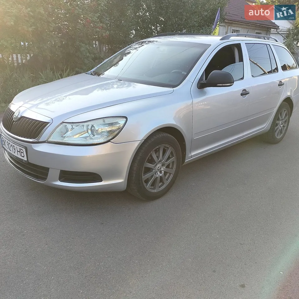 2010 Skoda Octavia - мініатюра 12