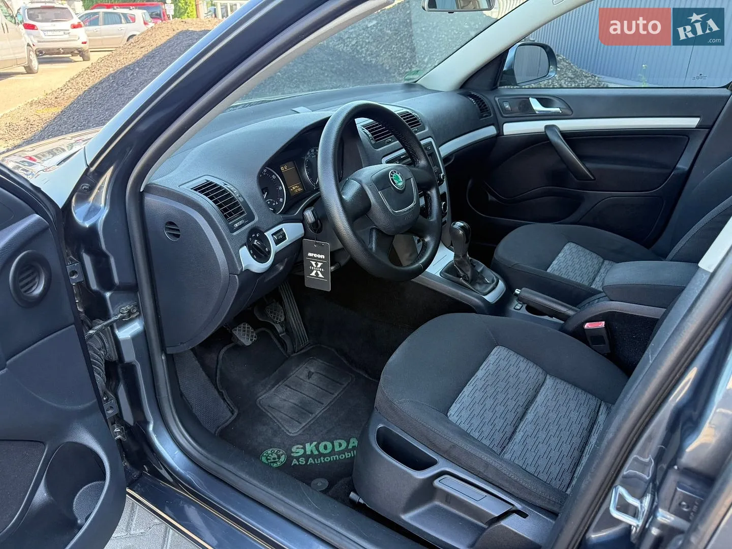 2010 Skoda Octavia - мініатюра 14