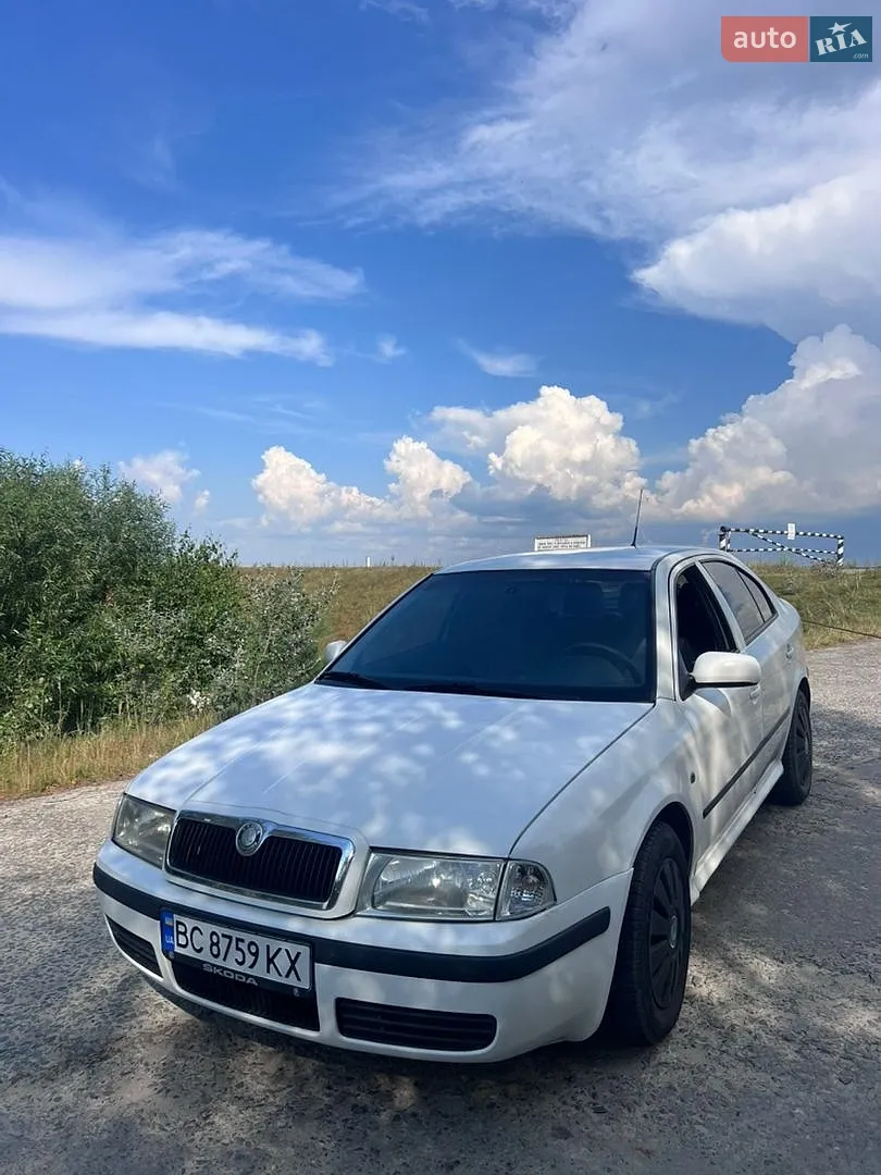 2010 Skoda Octavia - мініатюра 3