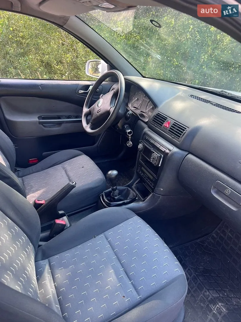 2010 Skoda Octavia - мініатюра 15