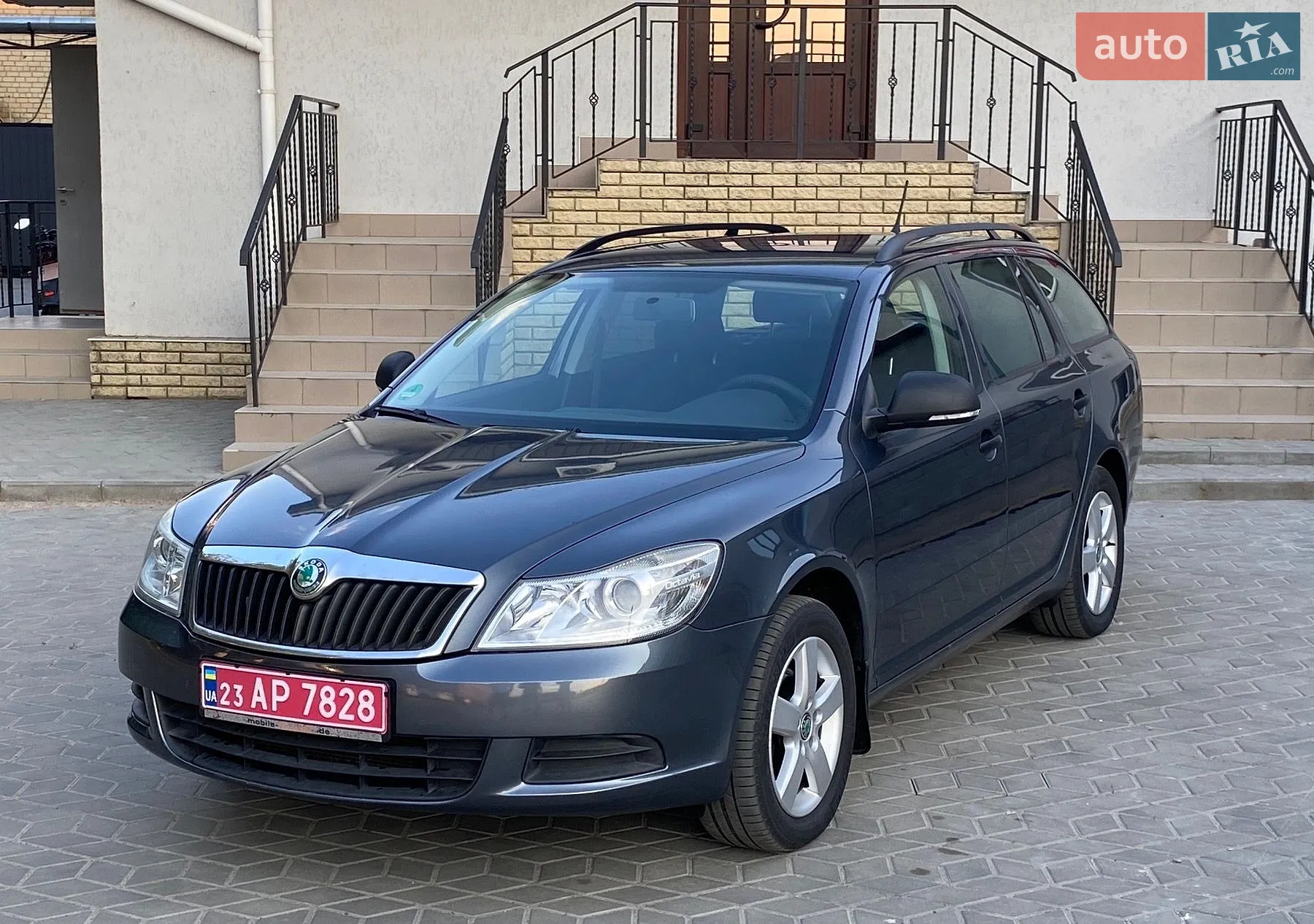 2010 Skoda Octavia - фото 1