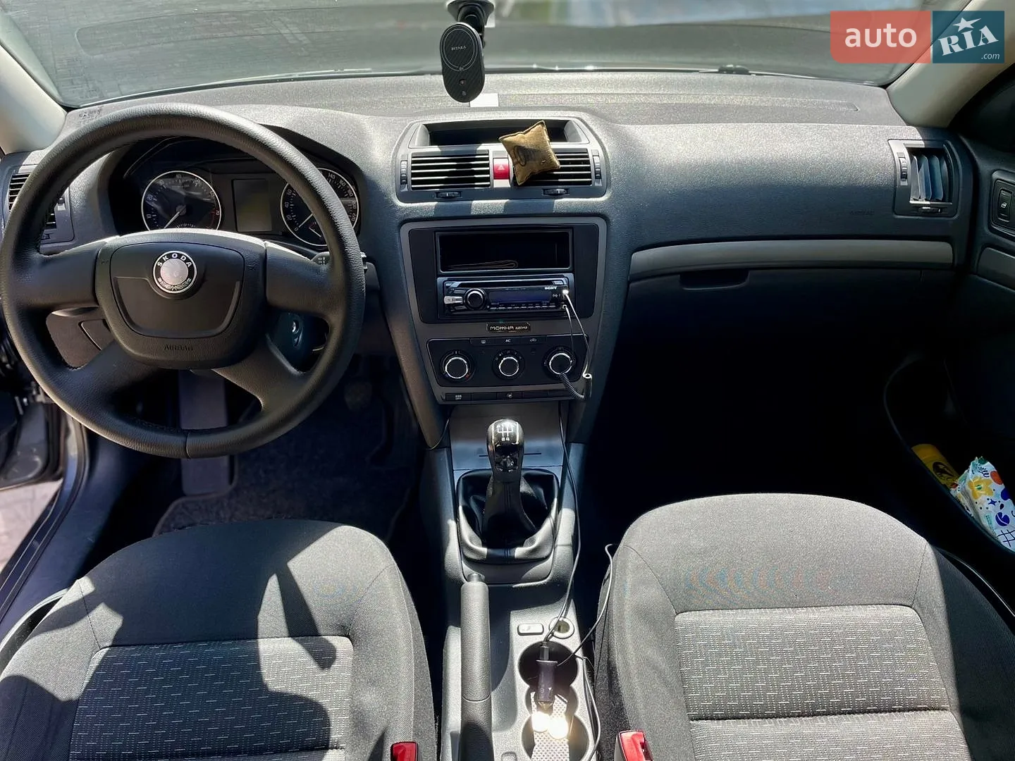 2010 Skoda Octavia - мініатюра 22
