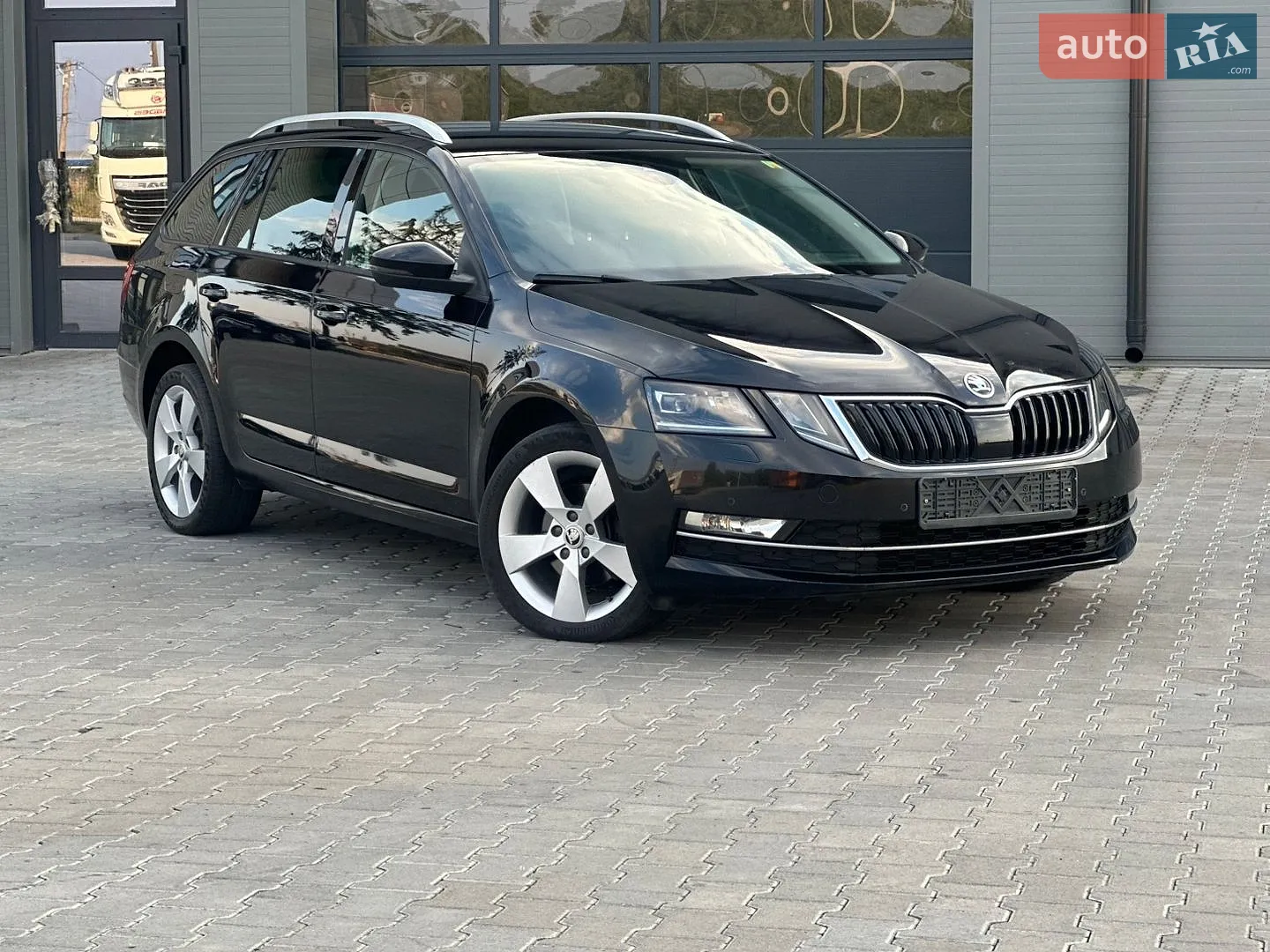 2017 Skoda Octavia - мініатюра 2