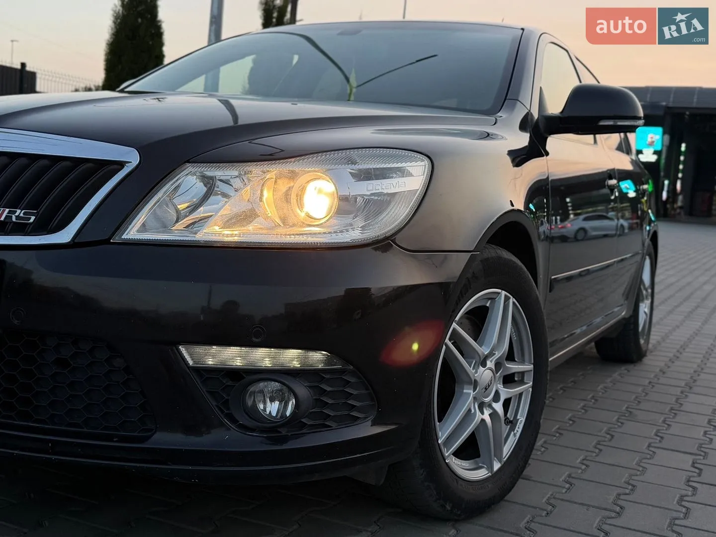2010 Skoda Octavia - мініатюра 2