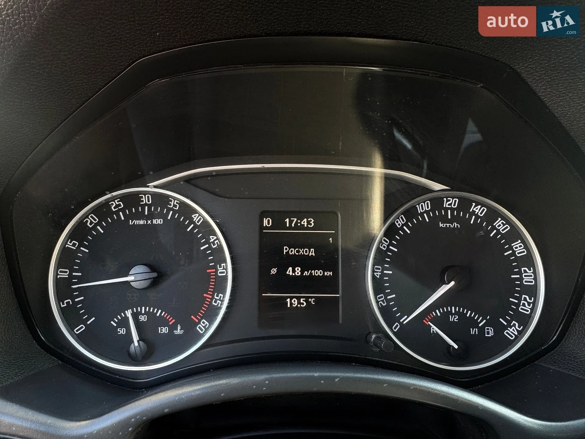 2010 Skoda Octavia - мініатюра 16