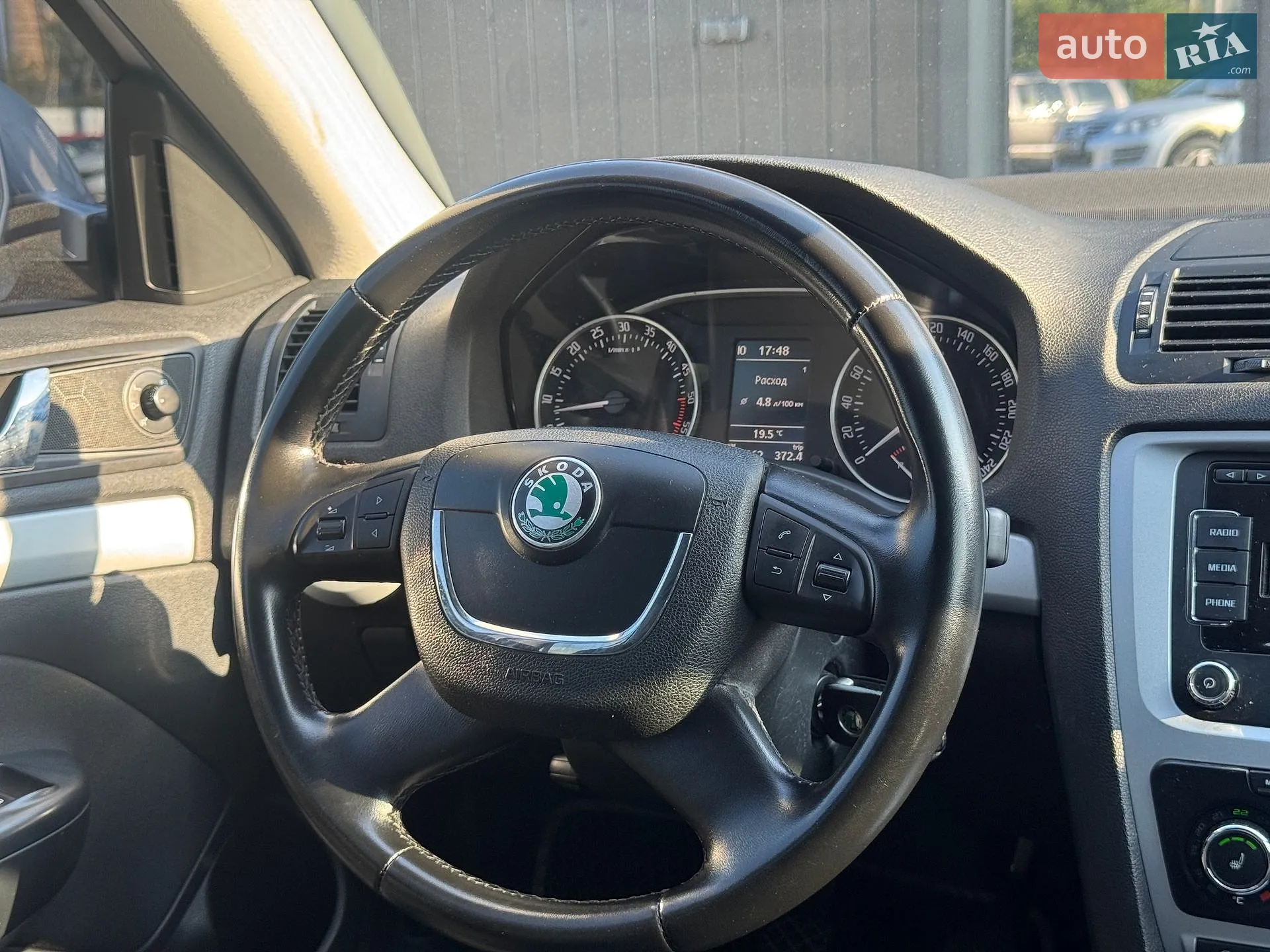 2010 Skoda Octavia - мініатюра 13