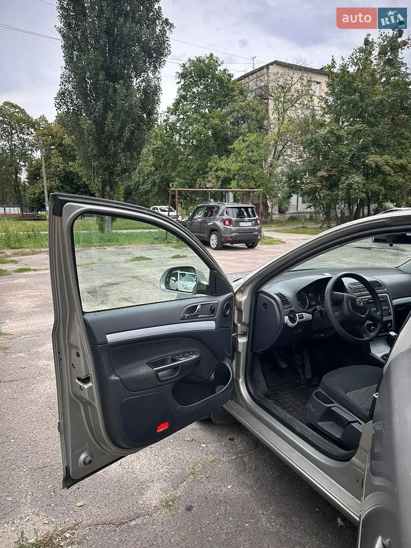 2011 Skoda Octavia - мініатюра 14
