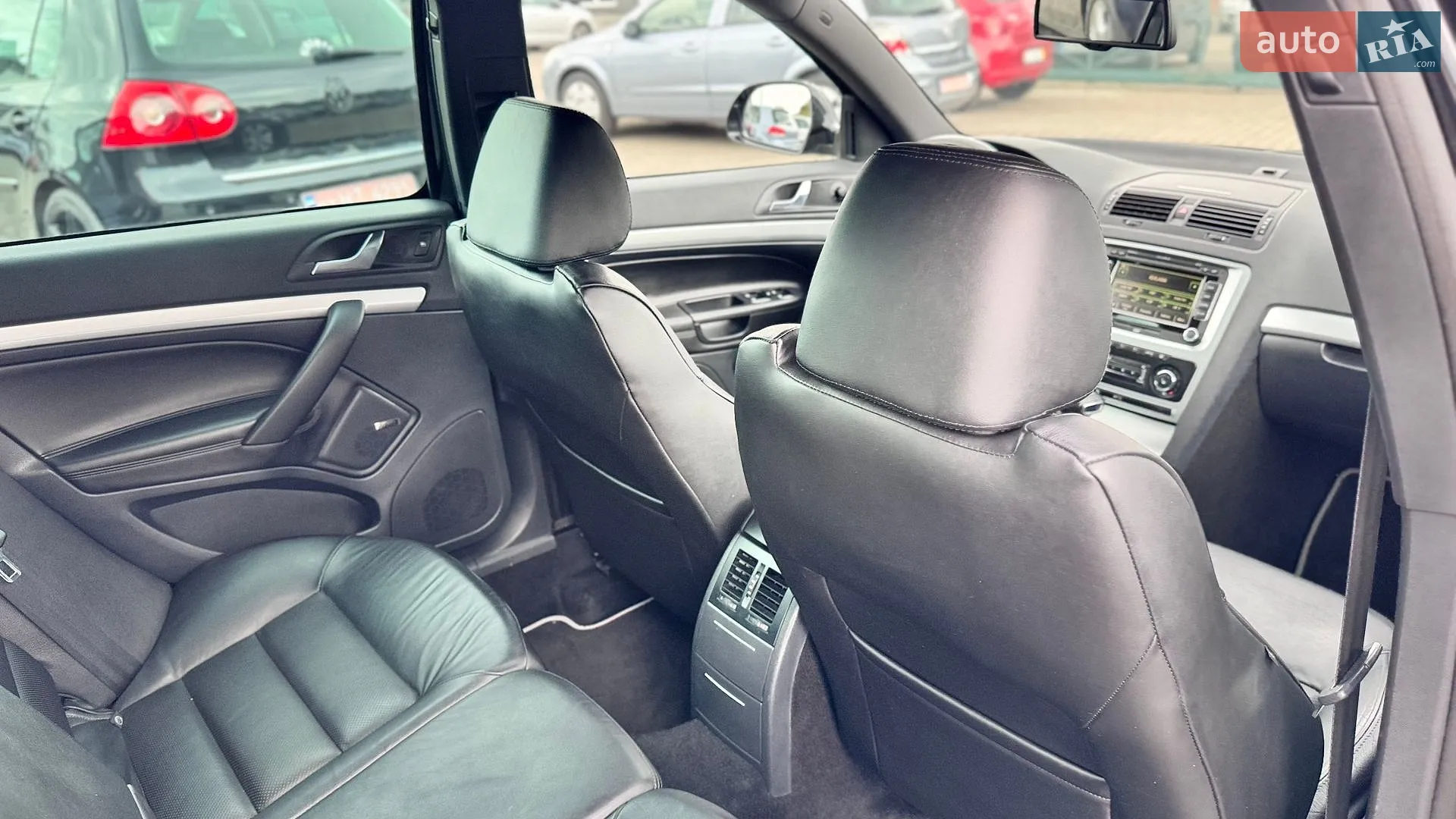 2010 Skoda Octavia - мініатюра 28