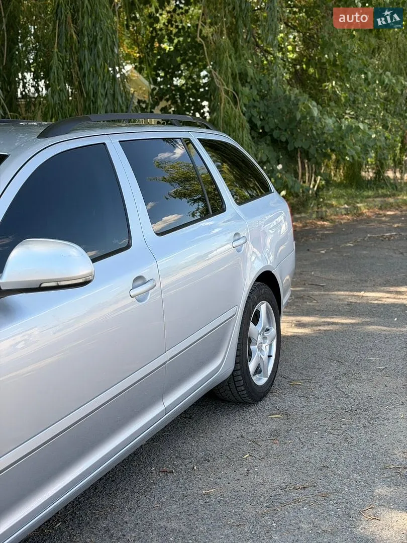 2010 Skoda Octavia - мініатюра 5