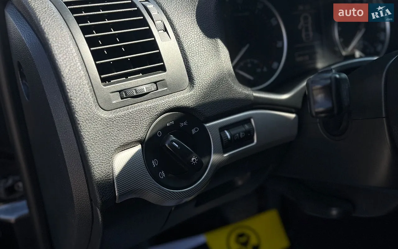 2011 Skoda Octavia - мініатюра 10