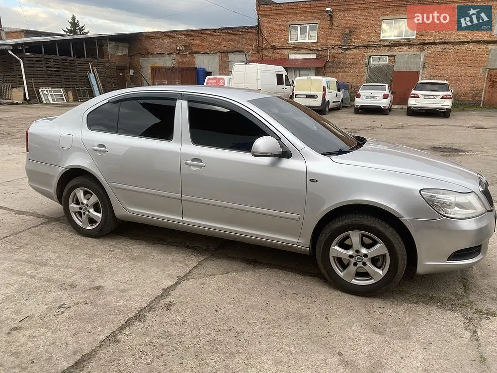 2010 Skoda Octavia - мініатюра 18