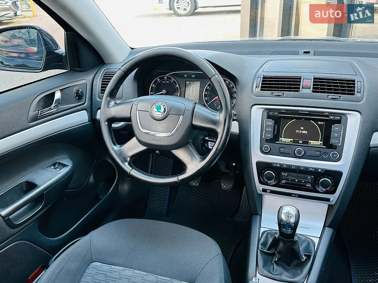 2010 Skoda Octavia - мініатюра 19