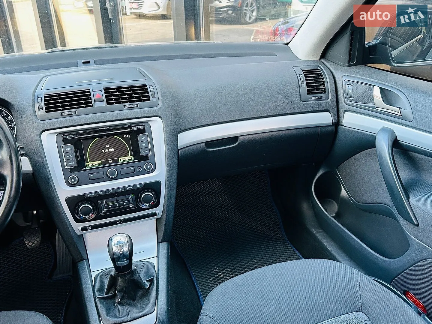 2010 Skoda Octavia - мініатюра 20