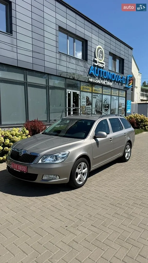2010 Skoda Octavia - фото 1