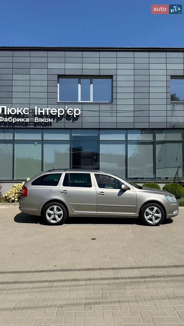 2010 Skoda Octavia - мініатюра 6