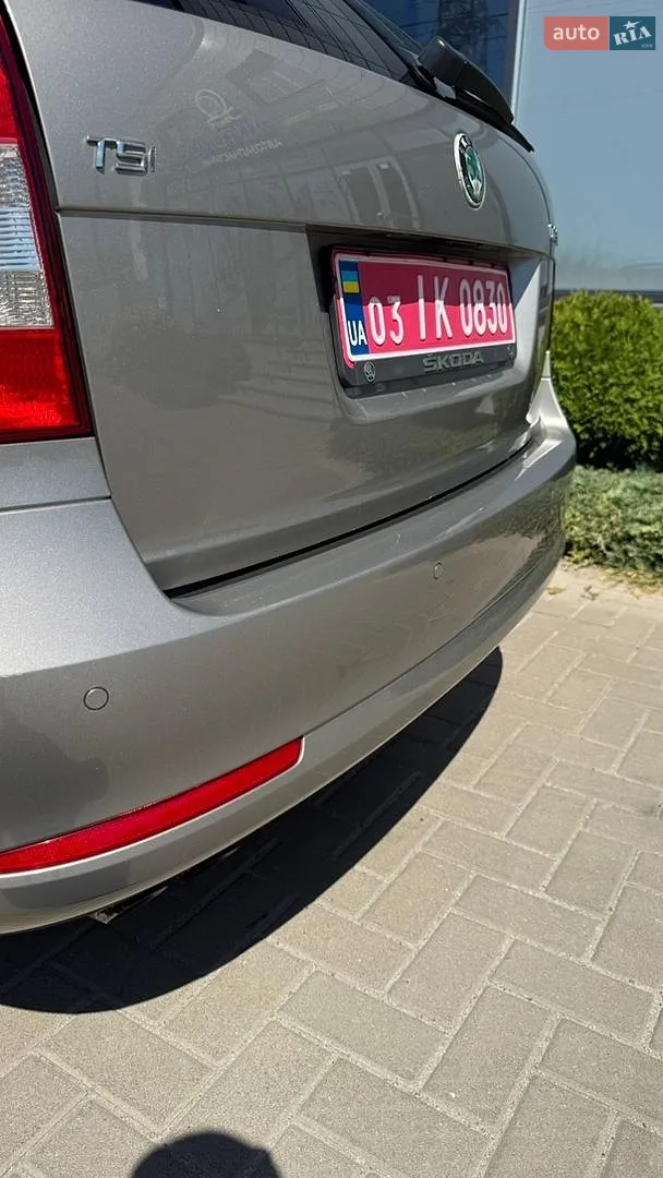2010 Skoda Octavia - мініатюра 12
