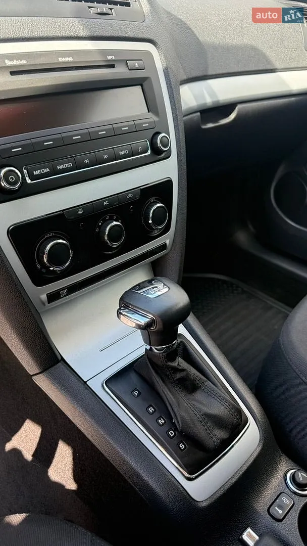 2010 Skoda Octavia - мініатюра 20