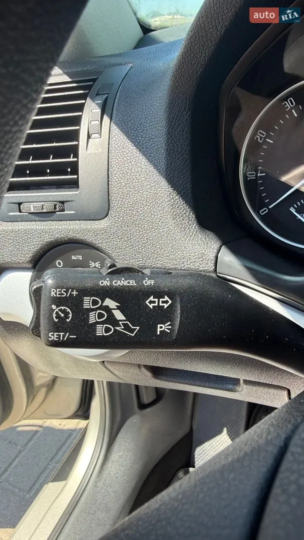 2010 Skoda Octavia - мініатюра 23