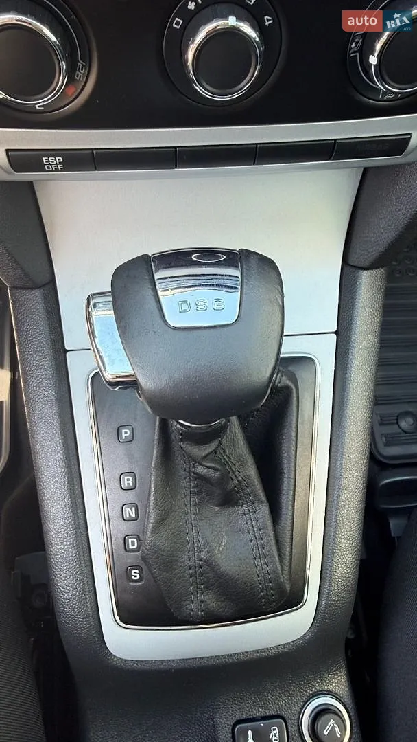 2010 Skoda Octavia - мініатюра 27