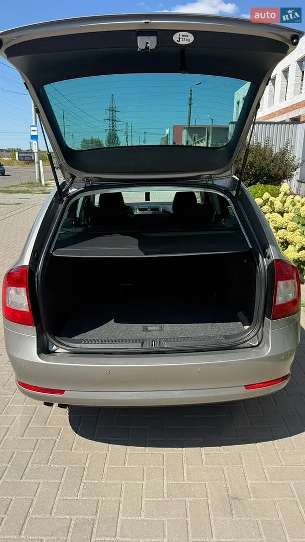 2010 Skoda Octavia - мініатюра 32