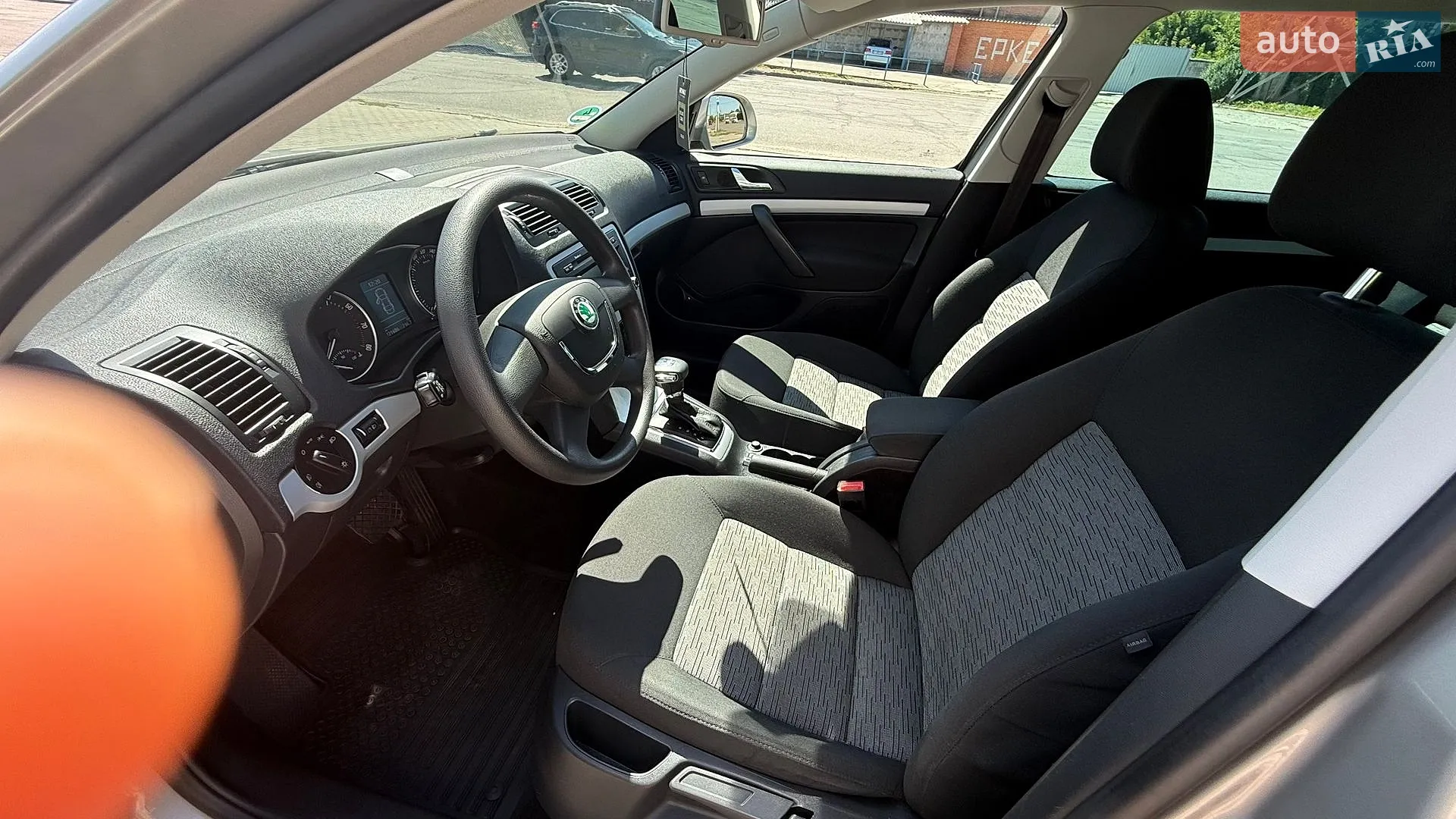 2010 Skoda Octavia - мініатюра 56