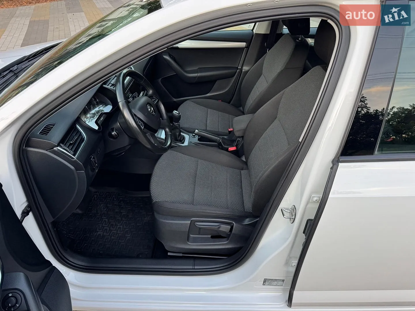 2014 Skoda Octavia - мініатюра 28
