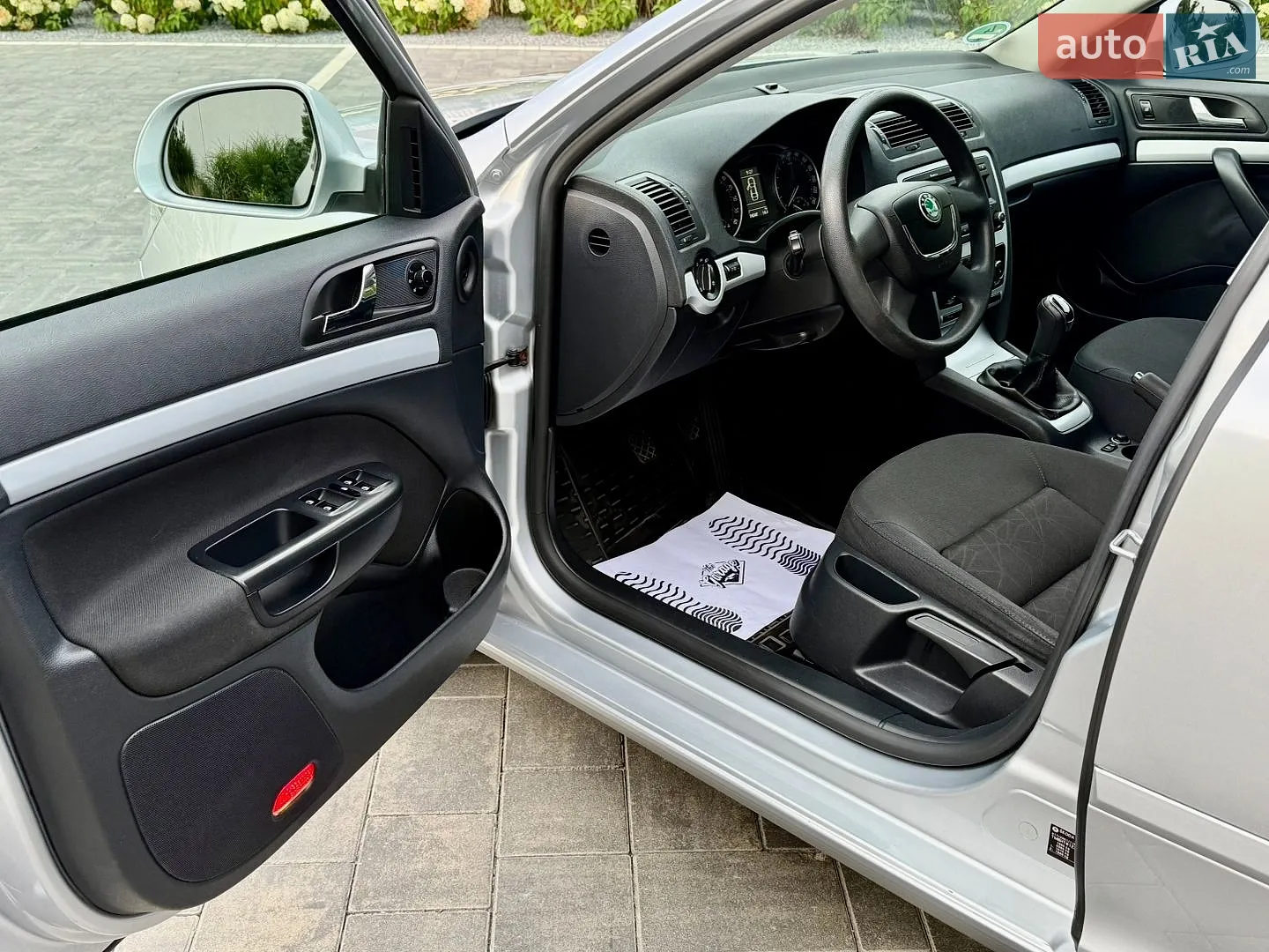 2011 Skoda Octavia - мініатюра 24