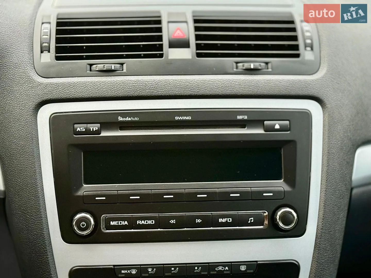 2011 Skoda Octavia - мініатюра 33