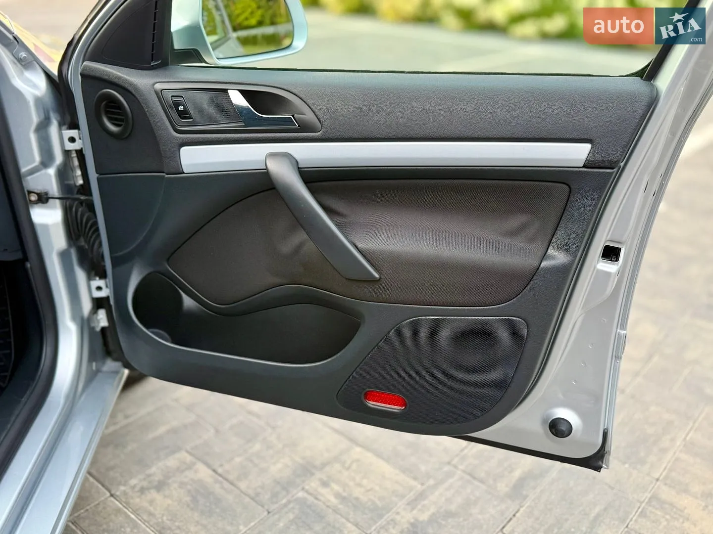 2011 Skoda Octavia - мініатюра 51